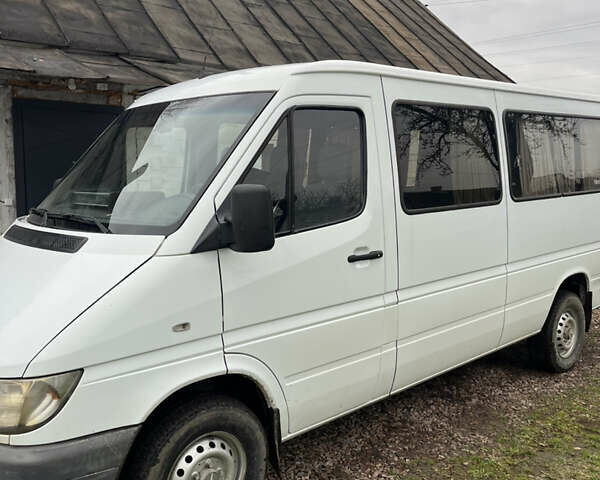 Білий Мерседес Sprinter, об'ємом двигуна 2.2 л та пробігом 400 тис. км за 8000 $, фото 2 на Automoto.ua