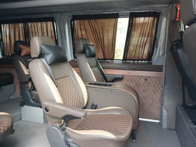 Белый Мерседес Sprinter, объемом двигателя 2.2 л и пробегом 800 тыс. км за 12000 $, фото 3 на Automoto.ua