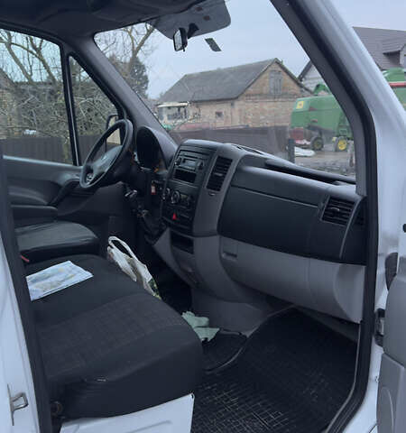 Белый Мерседес Sprinter, объемом двигателя 2.2 л и пробегом 450 тыс. км за 13500 $, фото 6 на Automoto.ua