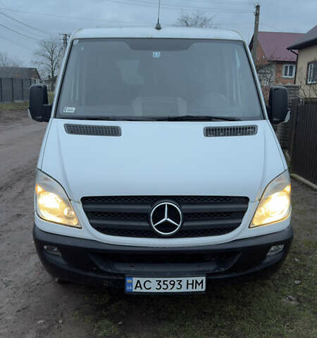 Белый Мерседес Sprinter, объемом двигателя 2.2 л и пробегом 450 тыс. км за 13500 $, фото 4 на Automoto.ua