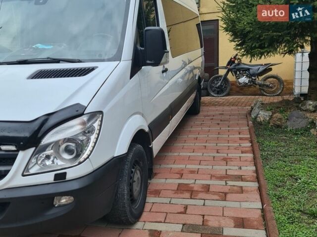 Белый Мерседес Sprinter, объемом двигателя 2.15 л и пробегом 100 тыс. км за 14500 $, фото 1 на Automoto.ua