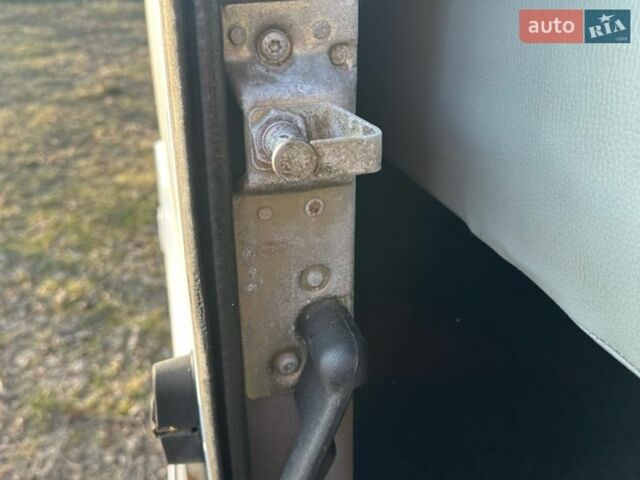 Білий Мерседес Sprinter, об'ємом двигуна 2.15 л та пробігом 309 тис. км за 8000 $, фото 29 на Automoto.ua