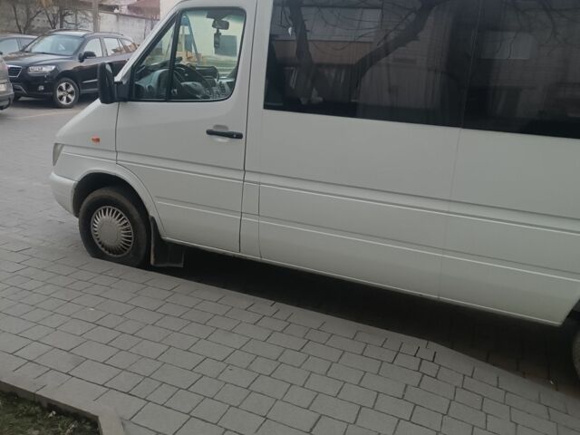 Белый Мерседес Sprinter, объемом двигателя 2 л и пробегом 600 тыс. км за 6800 $, фото 7 на Automoto.ua