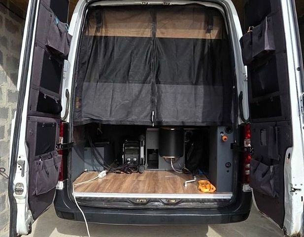 Белый Мерседес Sprinter, объемом двигателя 2.15 л и пробегом 444 тыс. км за 28888 $, фото 16 на Automoto.ua