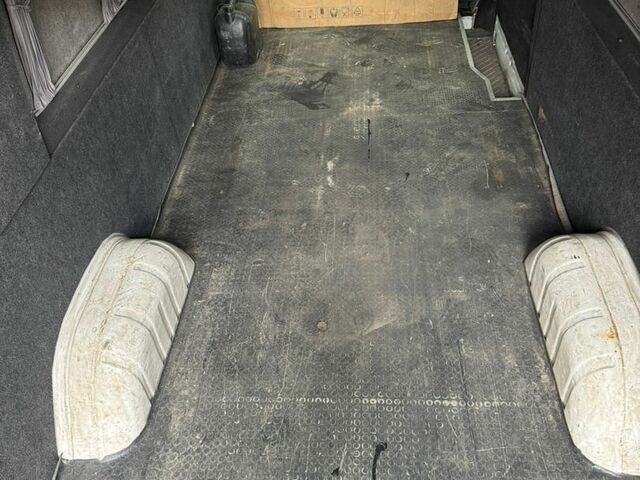 Белый Мерседес Sprinter, объемом двигателя 2.15 л и пробегом 540 тыс. км за 8000 $, фото 14 на Automoto.ua