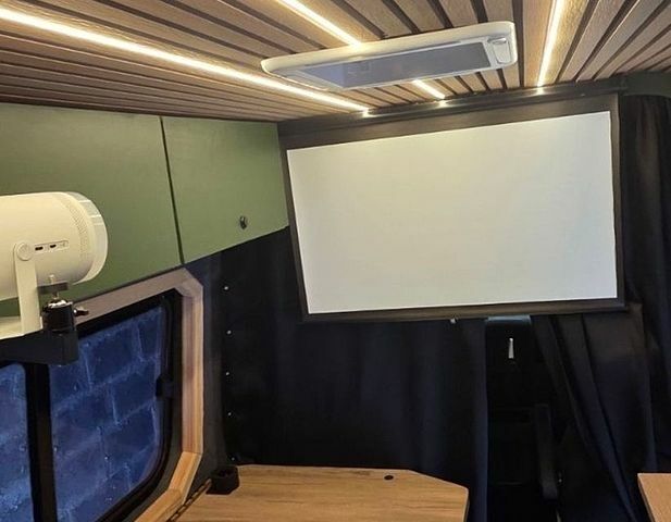 Белый Мерседес Sprinter, объемом двигателя 2.15 л и пробегом 444 тыс. км за 28888 $, фото 10 на Automoto.ua