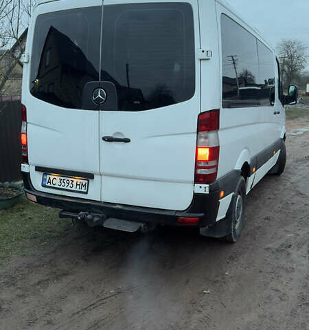 Белый Мерседес Sprinter, объемом двигателя 2.2 л и пробегом 450 тыс. км за 13500 $, фото 2 на Automoto.ua