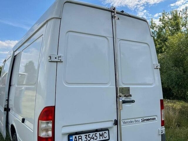 Белый Мерседес Sprinter, объемом двигателя 2.7 л и пробегом 420 тыс. км за 9999 $, фото 4 на Automoto.ua