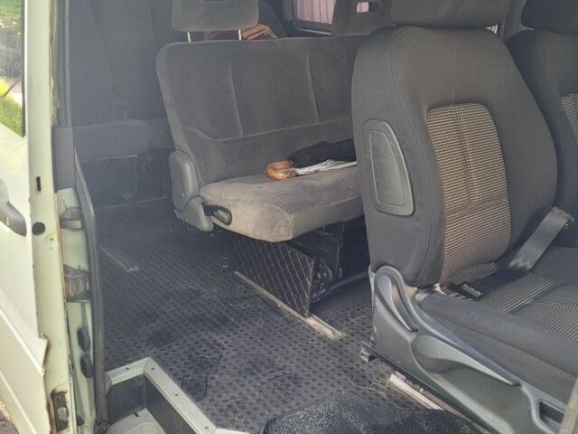Білий Мерседес Sprinter, об'ємом двигуна 2.7 л та пробігом 570 тис. км за 9493 $, фото 3 на Automoto.ua