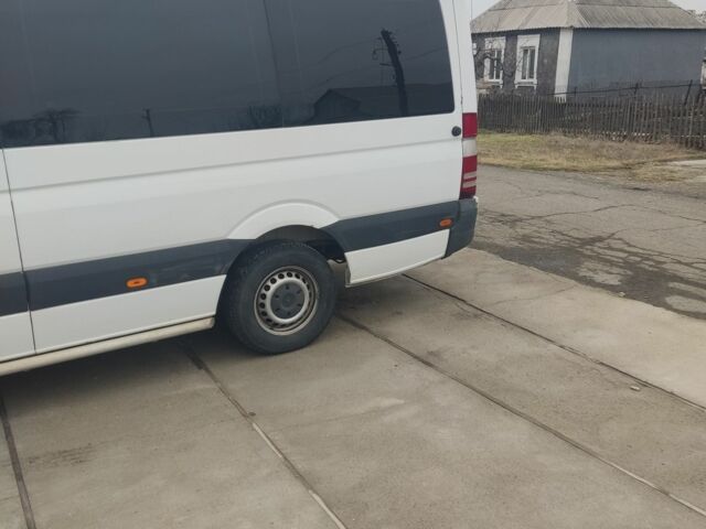 Белый Мерседес Sprinter, объемом двигателя 2.1 л и пробегом 300 тыс. км за 13500 $, фото 4 на Automoto.ua
