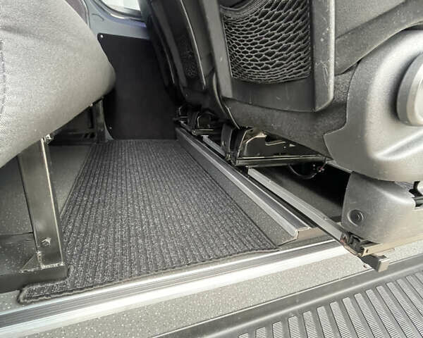 Белый Мерседес Sprinter, объемом двигателя 3 л и пробегом 420 тыс. км за 18600 $, фото 44 на Automoto.ua