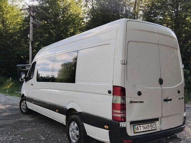 Белый Мерседес Sprinter, объемом двигателя 2.99 л и пробегом 380 тыс. км за 9600 $, фото 6 на Automoto.ua