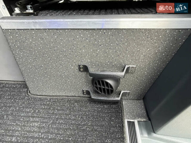 Белый Мерседес Sprinter, объемом двигателя 3 л и пробегом 420 тыс. км за 18600 $, фото 39 на Automoto.ua