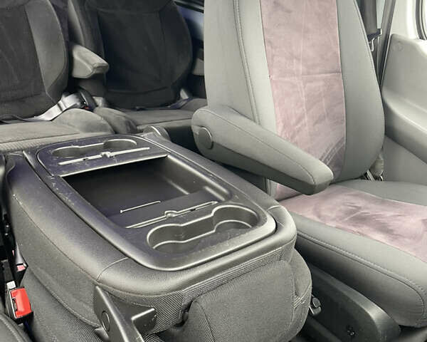 Белый Мерседес Sprinter, объемом двигателя 3 л и пробегом 420 тыс. км за 18600 $, фото 51 на Automoto.ua