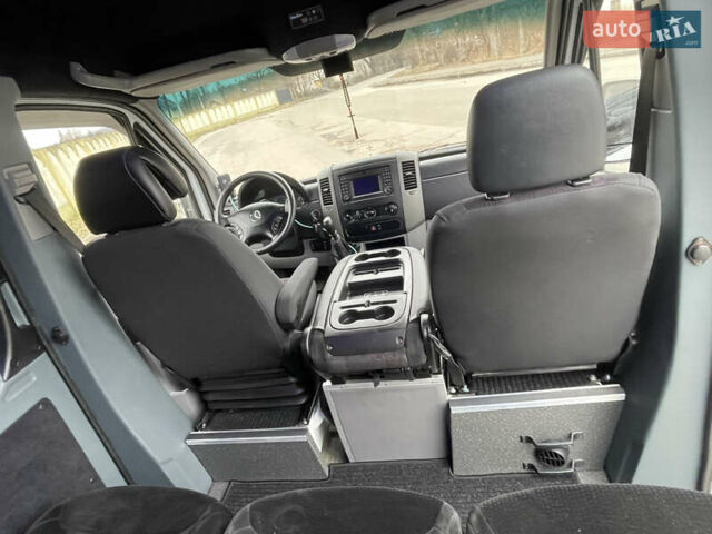 Белый Мерседес Sprinter, объемом двигателя 3 л и пробегом 420 тыс. км за 18600 $, фото 38 на Automoto.ua