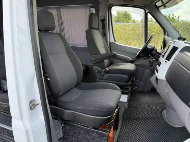 Белый Мерседес Sprinter, объемом двигателя 3 л и пробегом 235 тыс. км за 13900 $, фото 12 на Automoto.ua