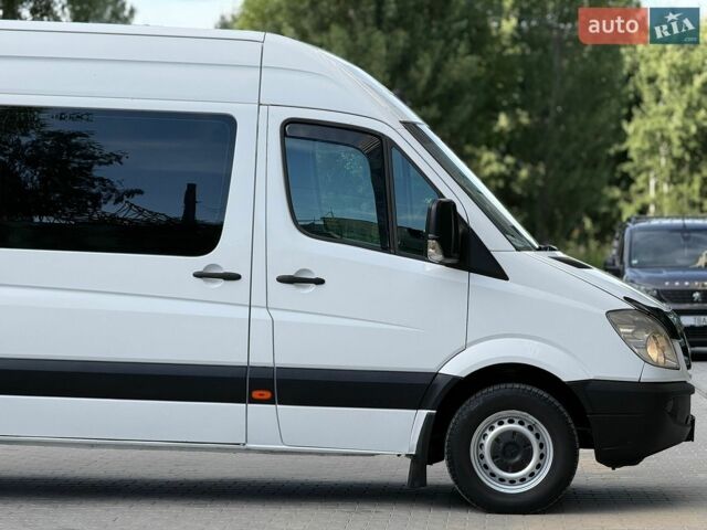 Белый Мерседес Sprinter, объемом двигателя 2.2 л и пробегом 650 тыс. км за 10333 $, фото 22 на Automoto.ua