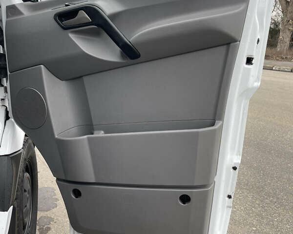 Белый Мерседес Sprinter, объемом двигателя 3 л и пробегом 420 тыс. км за 18600 $, фото 26 на Automoto.ua