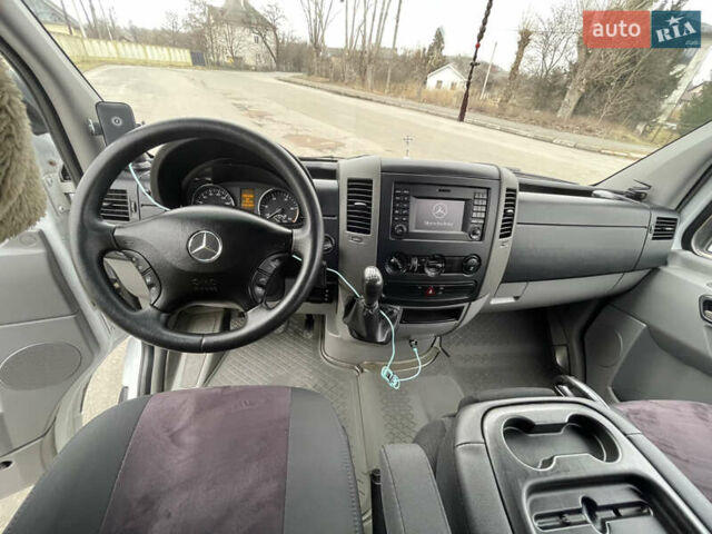 Белый Мерседес Sprinter, объемом двигателя 3 л и пробегом 420 тыс. км за 18600 $, фото 34 на Automoto.ua
