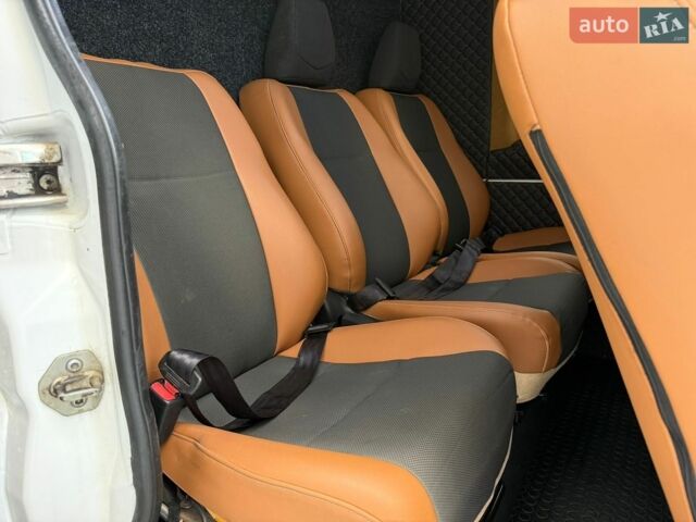 Белый Мерседес Sprinter, объемом двигателя 2.2 л и пробегом 650 тыс. км за 10333 $, фото 31 на Automoto.ua