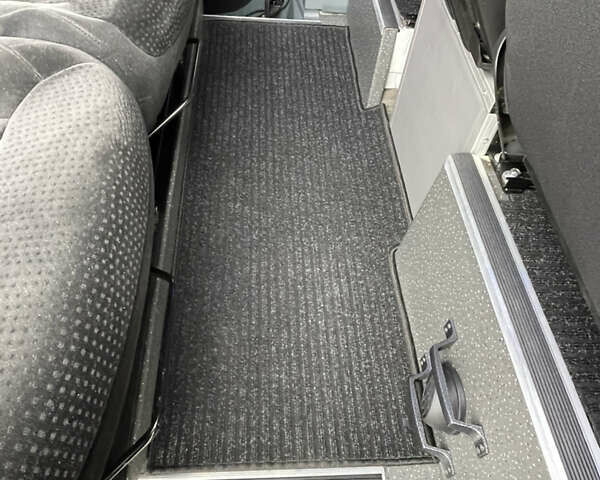 Белый Мерседес Sprinter, объемом двигателя 3 л и пробегом 420 тыс. км за 18600 $, фото 40 на Automoto.ua