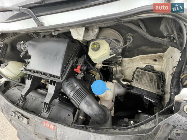 Белый Мерседес Sprinter, объемом двигателя 3 л и пробегом 420 тыс. км за 18600 $, фото 22 на Automoto.ua