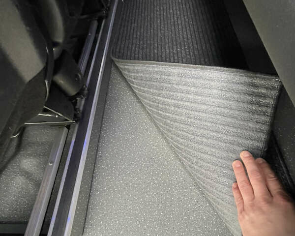 Белый Мерседес Sprinter, объемом двигателя 3 л и пробегом 420 тыс. км за 18600 $, фото 49 на Automoto.ua