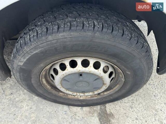 Белый Мерседес Sprinter, объемом двигателя 2.15 л и пробегом 286 тыс. км за 6999 $, фото 18 на Automoto.ua