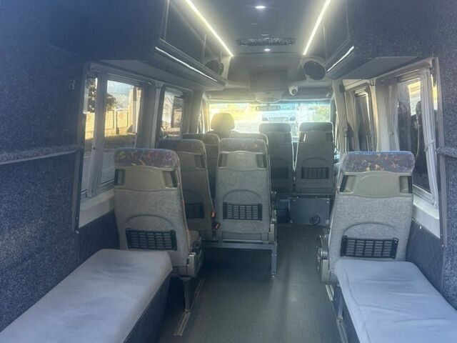 Белый Мерседес Sprinter, объемом двигателя 2.15 л и пробегом 790 тыс. км за 13000 $, фото 4 на Automoto.ua