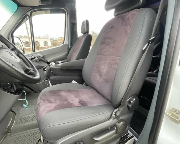 Белый Мерседес Sprinter, объемом двигателя 3 л и пробегом 420 тыс. км за 18600 $, фото 30 на Automoto.ua