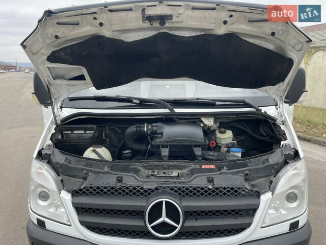 Белый Мерседес Sprinter, объемом двигателя 3 л и пробегом 420 тыс. км за 18600 $, фото 25 на Automoto.ua