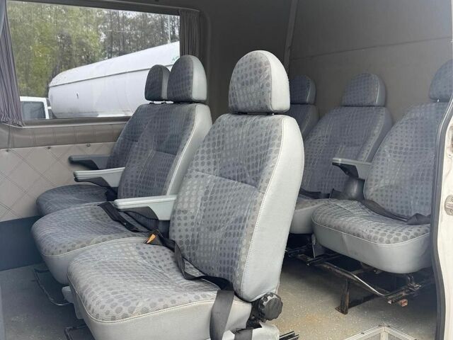 Белый Мерседес Sprinter, объемом двигателя 2.15 л и пробегом 467 тыс. км за 9200 $, фото 6 на Automoto.ua