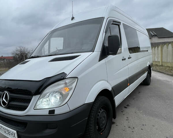 Белый Мерседес Sprinter, объемом двигателя 3 л и пробегом 420 тыс. км за 18600 $, фото 5 на Automoto.ua