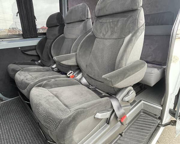 Белый Мерседес Sprinter, объемом двигателя 3 л и пробегом 420 тыс. км за 18600 $, фото 48 на Automoto.ua