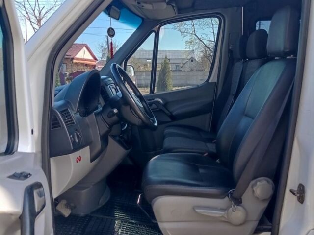 Белый Мерседес Sprinter, объемом двигателя 2.2 л и пробегом 463 тыс. км за 10700 $, фото 8 на Automoto.ua