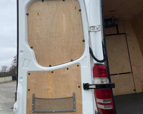 Белый Мерседес Sprinter, объемом двигателя 3 л и пробегом 420 тыс. км за 18600 $, фото 14 на Automoto.ua