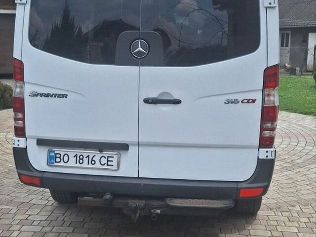 Белый Мерседес Sprinter, объемом двигателя 2.15 л и пробегом 594 тыс. км за 11400 $, фото 7 на Automoto.ua