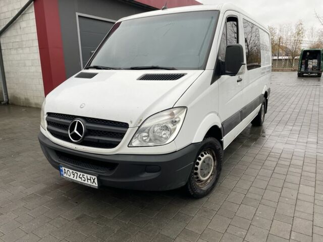 Білий Мерседес Sprinter, об'ємом двигуна 2.1 л та пробігом 380 тис. км за 8000 $, фото 1 на Automoto.ua