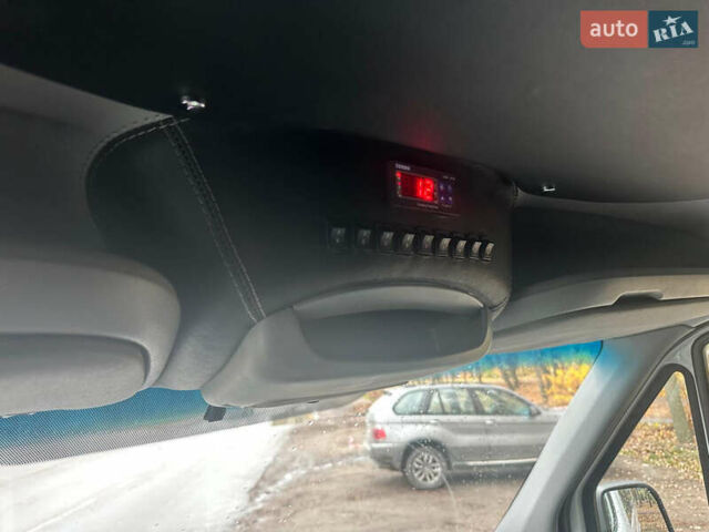 Белый Мерседес Sprinter, объемом двигателя 2.15 л и пробегом 414 тыс. км за 21500 $, фото 13 на Automoto.ua