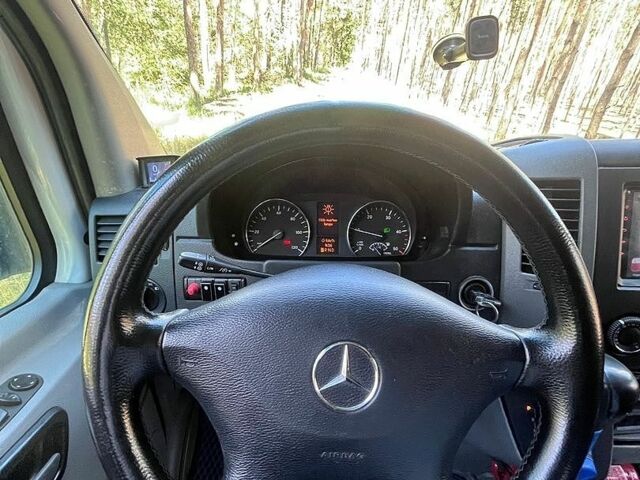 Белый Мерседес Sprinter, объемом двигателя 2.15 л и пробегом 160 тыс. км за 14999 $, фото 2 на Automoto.ua