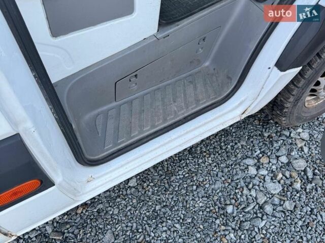 Белый Мерседес Sprinter, объемом двигателя 2.2 л и пробегом 670 тыс. км за 12000 $, фото 13 на Automoto.ua