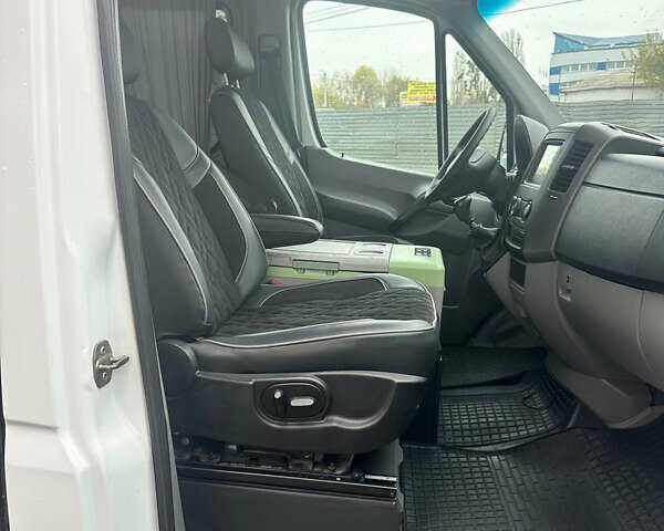 Белый Мерседес Sprinter, объемом двигателя 2.15 л и пробегом 414 тыс. км за 21500 $, фото 30 на Automoto.ua