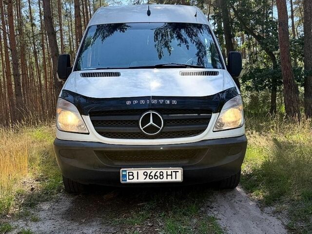 Белый Мерседес Sprinter, объемом двигателя 2.15 л и пробегом 160 тыс. км за 14999 $, фото 5 на Automoto.ua