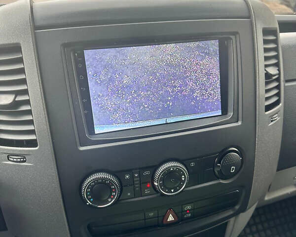 Белый Мерседес Sprinter, объемом двигателя 2.15 л и пробегом 414 тыс. км за 21500 $, фото 9 на Automoto.ua