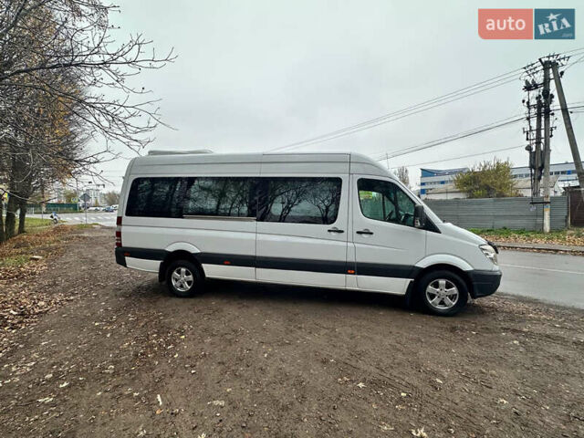 Белый Мерседес Sprinter, объемом двигателя 2.15 л и пробегом 414 тыс. км за 21500 $, фото 4 на Automoto.ua