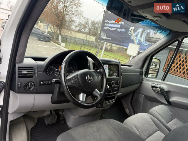 Белый Мерседес Sprinter, объемом двигателя 2.99 л и пробегом 600 тыс. км за 14850 $, фото 12 на Automoto.ua