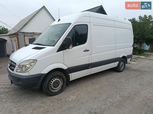 Белый Мерседес Sprinter, объемом двигателя 2.15 л и пробегом 212 тыс. км за 13000 $, фото 3 на Automoto.ua