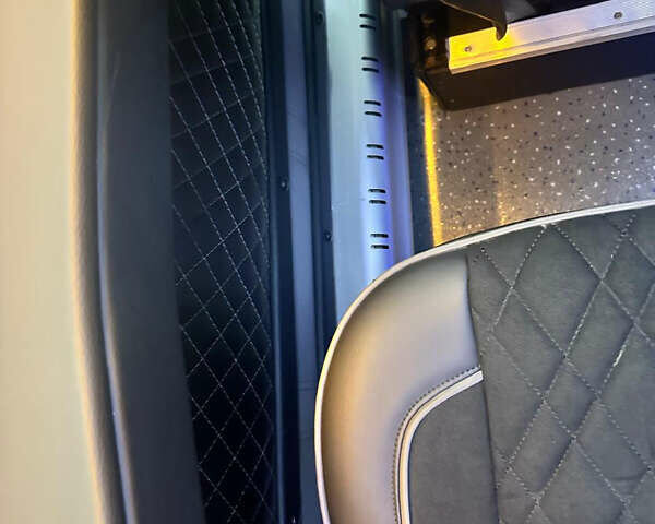 Белый Мерседес Sprinter, объемом двигателя 2.15 л и пробегом 414 тыс. км за 21500 $, фото 21 на Automoto.ua