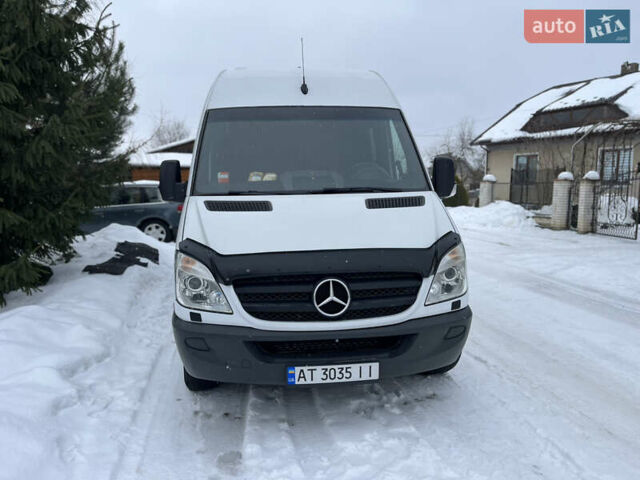 Белый Мерседес Sprinter, объемом двигателя 2.15 л и пробегом 888 тыс. км за 15000 $, фото 1 на Automoto.ua