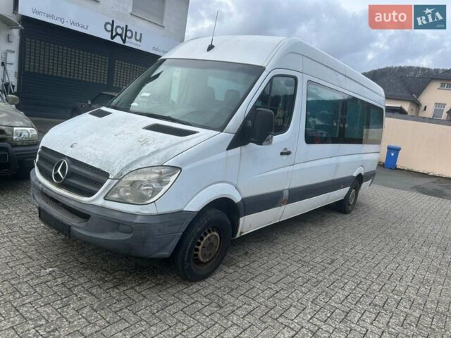 Белый Мерседес Sprinter, объемом двигателя 2.2 л и пробегом 280 тыс. км за 11600 $, фото 11 на Automoto.ua